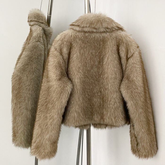Stylish Short Winter Coat With A Suit Collar And Faux Fur Trim - Image 6