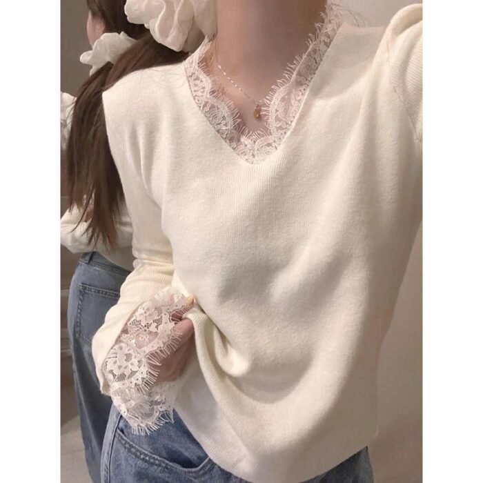 Casual Soft-style Top With A Designer Touch Featuring Lace Paneling And Reversible Wear - Image 3