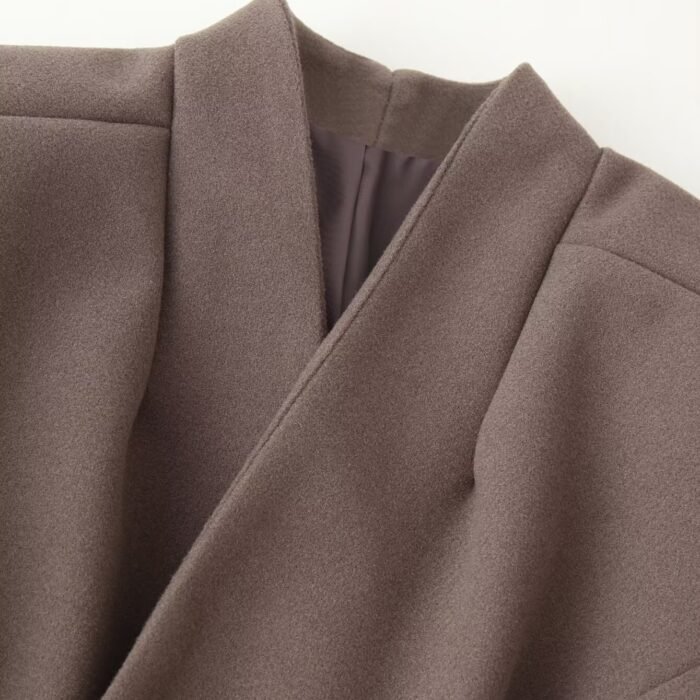 Fashionable Wool Coat With A Stand-up Collar - Image 3