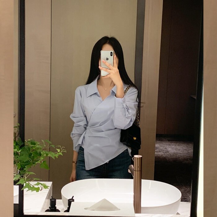Sexy Yet Understated Fitted Blouse For Women - Image 2