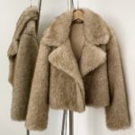 Stylish Short Winter Coat With A Suit Collar And Faux Fur Trim - Image 3