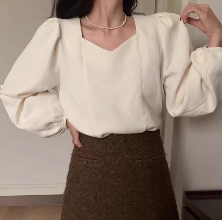 f496d016-1456-4954-b079-957ae8b0a947.jpg Womens Solid-Color V-Neck Backless Tie-Up Bow Loose All-Match Top - Image 1